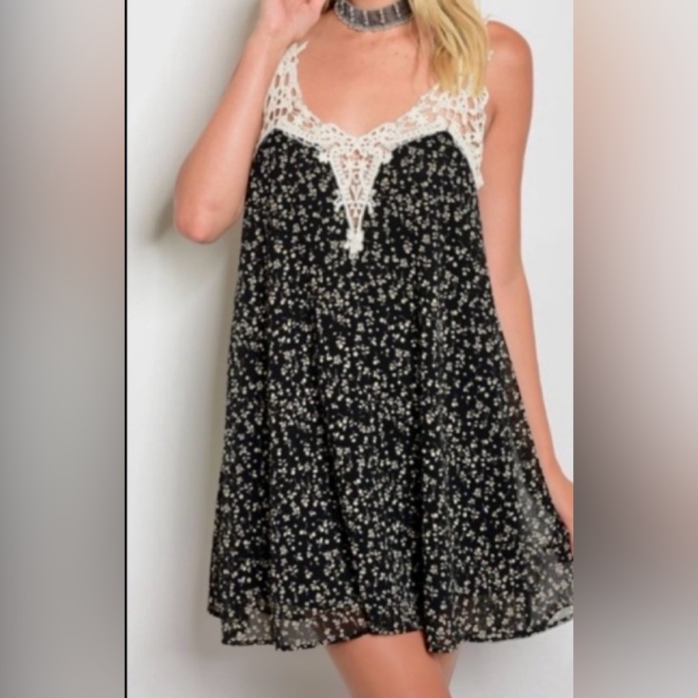 Glam Vault Black and Cream Crochet Floral Dress Size Large NWT